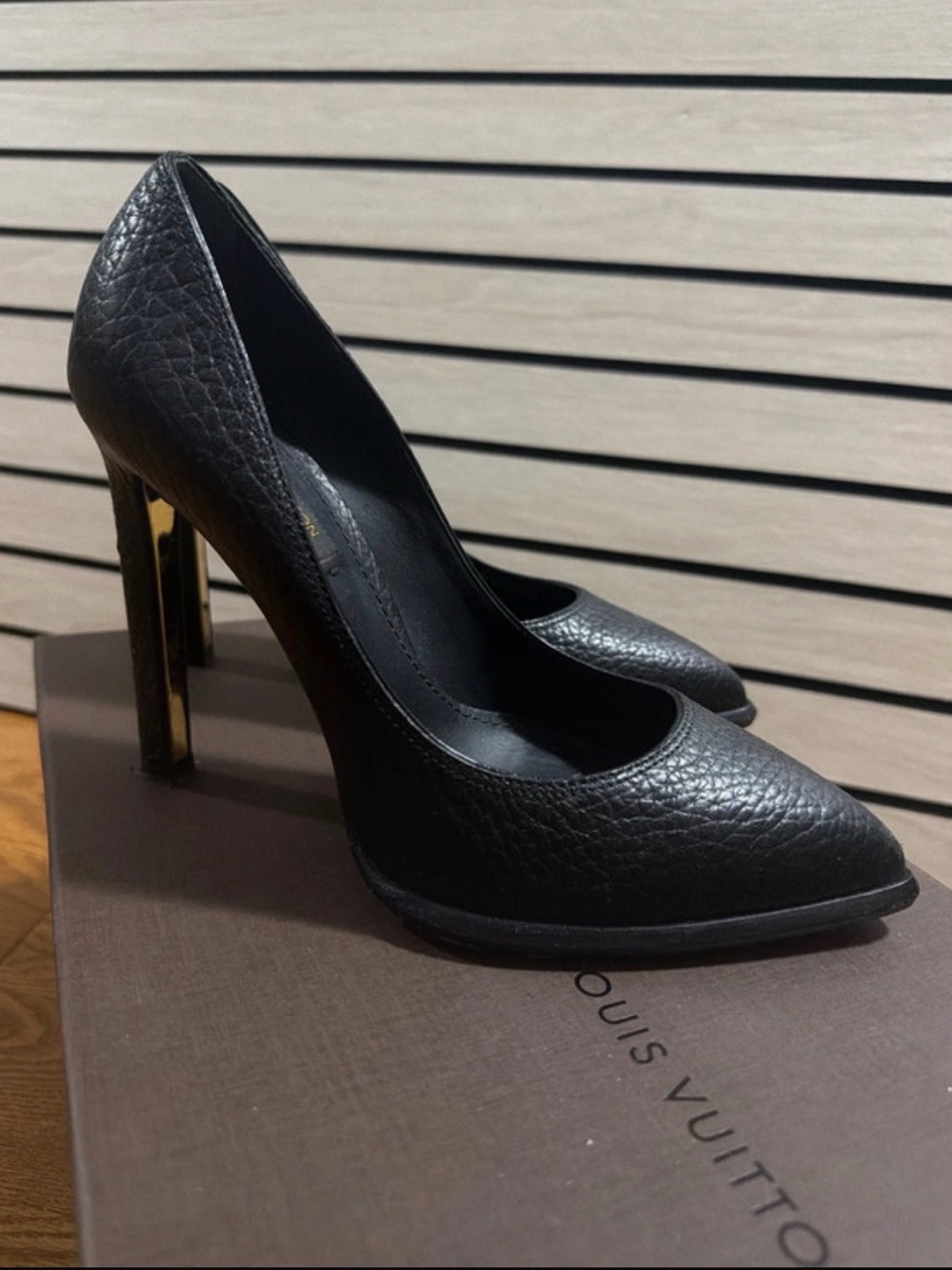 Louis Vuitton Black Textured Leather Pointed-Toe Stiletto Heels - Picture 4 of 6